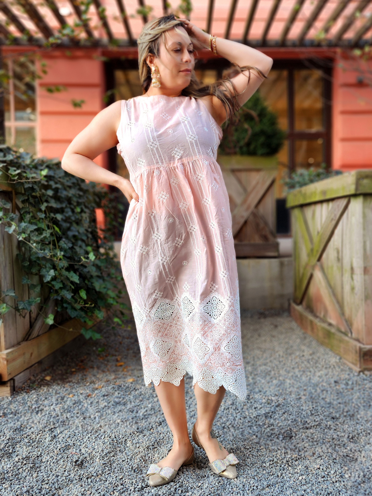 Elegant Women's P White Embroidered Maxi Dress–Sleeveless Evening Party Dress L